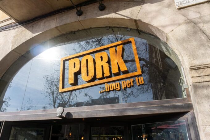Barcelona: Tapas Tour With Food Tastings And Drinks - Tapas Tasting and Cultural Immersion