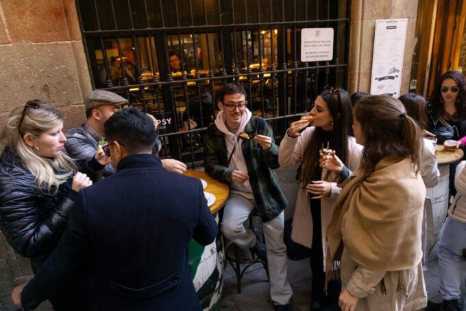 Barcelona: Tapas Tour With Food Tastings And Drinks - Accommodating Dietary Preferences