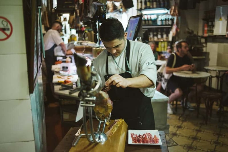 Barcelona: Tapas, Wine & History Tour of the Old Town - Key Points