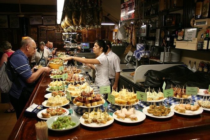 Barcelona Tapas & Wine Tasting Private Tour - Exploring Barcelonas Tapas Scene