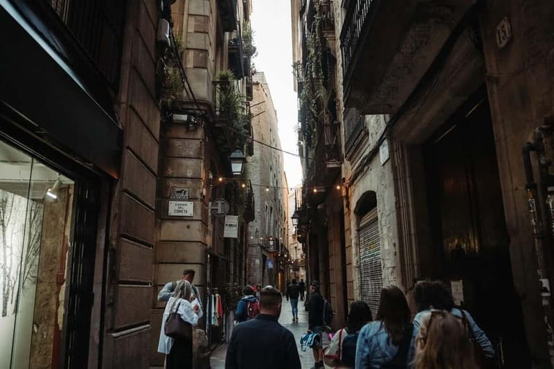 Barcelona: Tapas & Wine Tour in Born & Gothic Quarter - A Deeper Look at Barcelona’s Tapas & Wine Tour