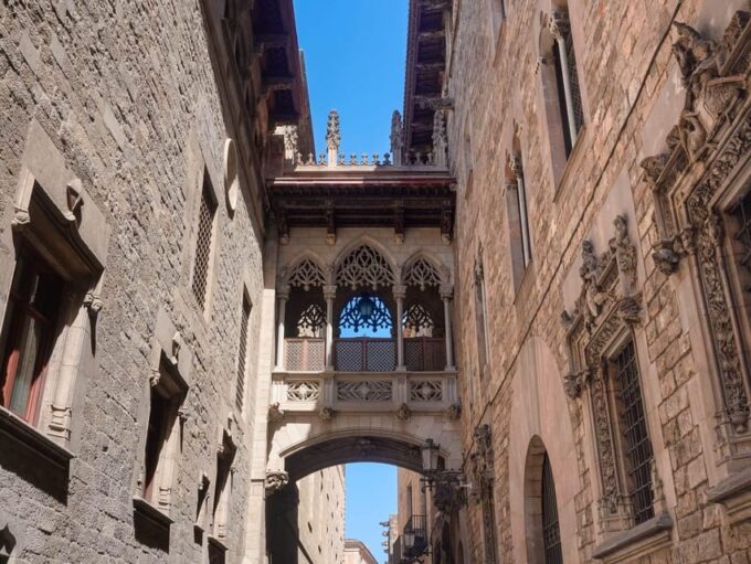 Barcelona Tour: Montjuic Cable Car & Gothic Walking Tour - Customer Reviews: Highlights