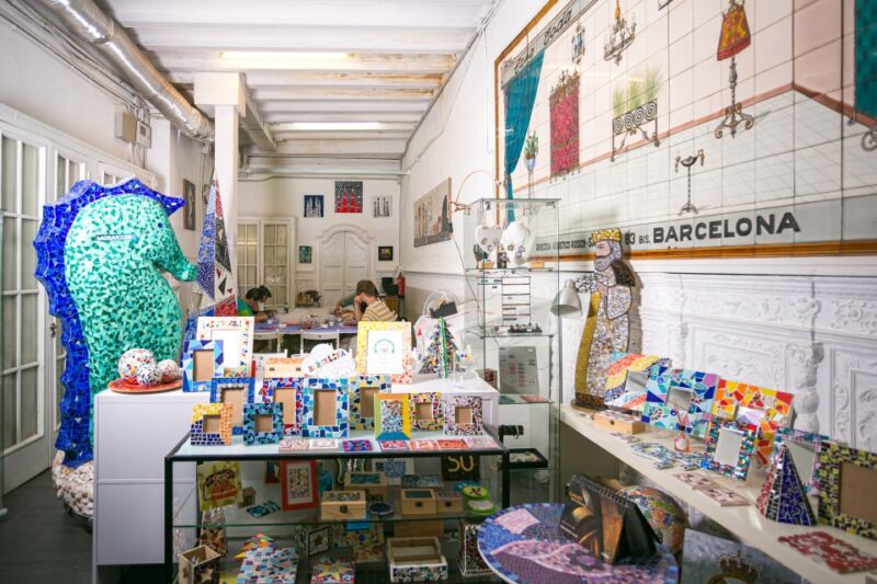 Barcelona: Trencadís Mosaic Class – Learn Gaudís Technique - Trencadís Technique