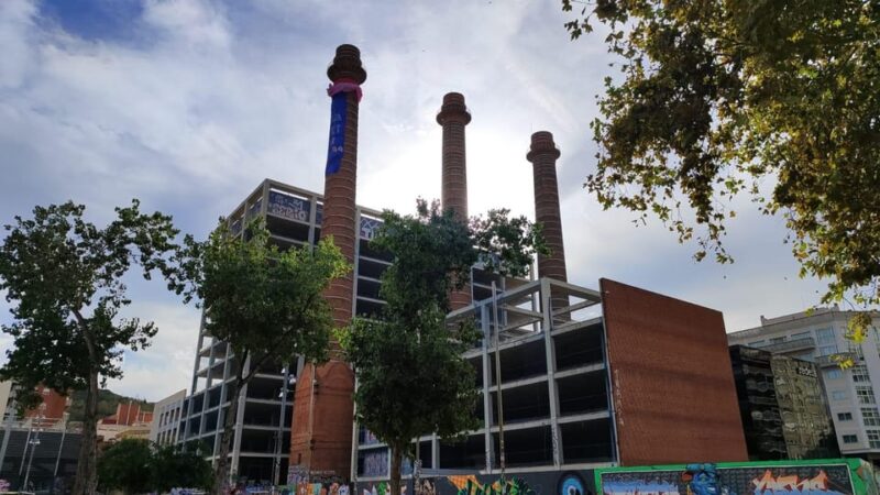 Barcelona Uncovered: A Unique Walking Adventure - Key Points