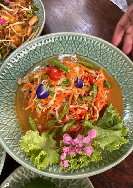 Barcelona: Vegan Thai Cooking Course at in Bloom - Main Dishes
