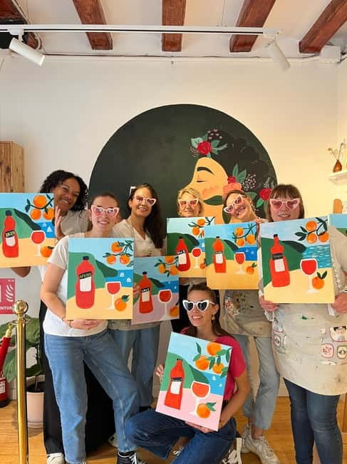 Barcelona: Vino, Pintura, Música y Diversión! Sip & Paint - FAQ