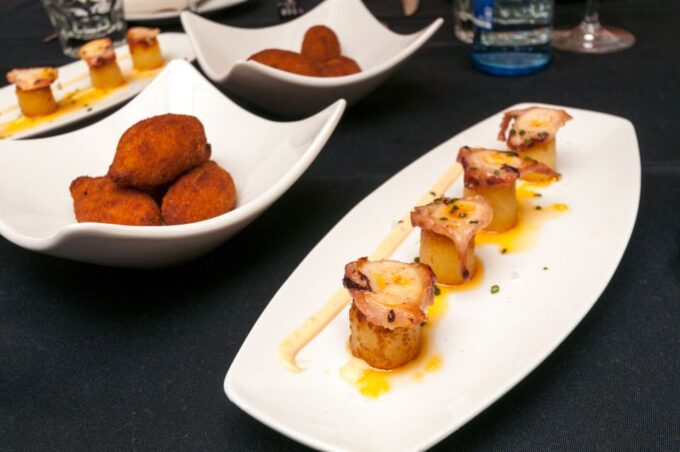Barcelona: Wine and Tapas Tour for Lovers of Spanish Food - Positive Customer Feedback