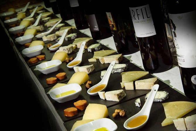 Barcelona: Wine Tasting & 5 Course Tapas Pairing Dinner - Meeting and Pickup