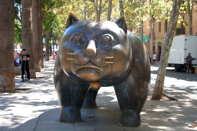 Barcelonas El Raval and the Gothic Quarter: A Self-Guided Audio Tour - Navigating the Gothic Quarter