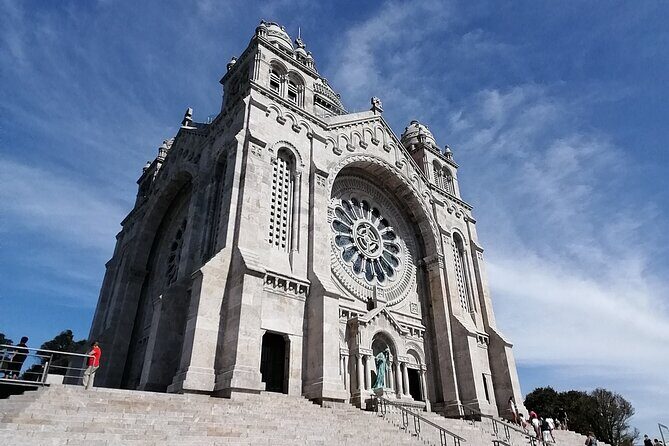 Barcelos, Ponte de Lima & Viana Private Tour (All Inclusive) - The Sanctuary of Santa Luzia: A Panoramic Gem