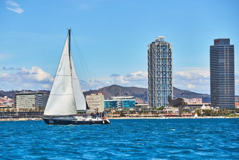 Barefoot: Private sailing cruise in Barcelona - FAQ
