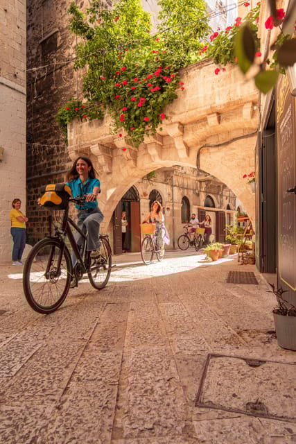 Bari: City Highlights Guided Bike Tour - Tour Features