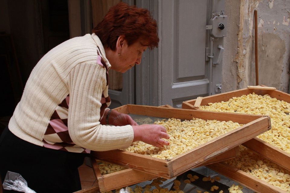 Bari: Private Walking Tour - Key Points