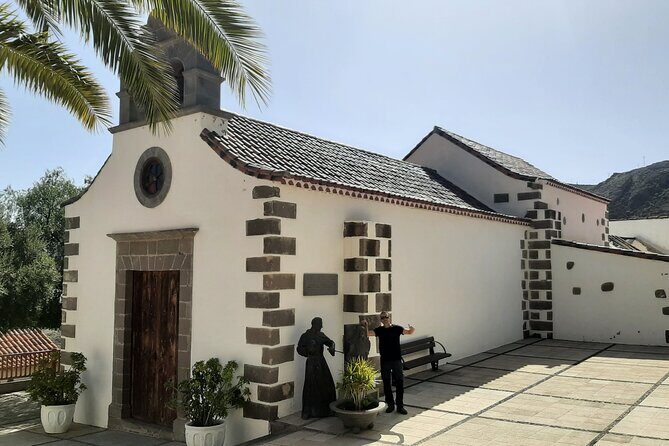 Barranco de las Vacas, caves & village by 2 native guides - What’s Included and What’s Not