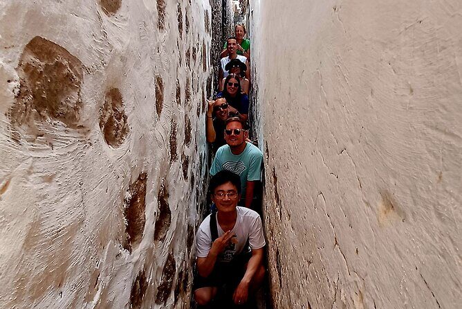 Barranco de las Vacas, caves & village by 2 native guides - The Experience of the Guides: Knowledgeable & Passionate