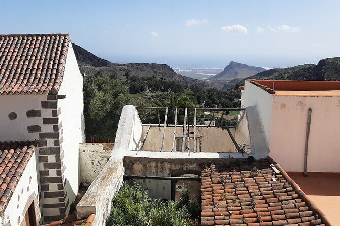 Barranco de las Vacas, caves & village by 2 native guides - Who Should Consider This Tour?