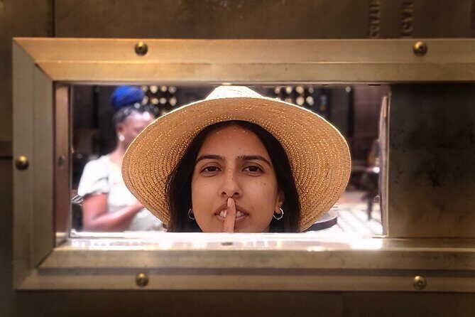 Bars Unknown: The Original Las Vegas Strip Bar Crawl - Key Points