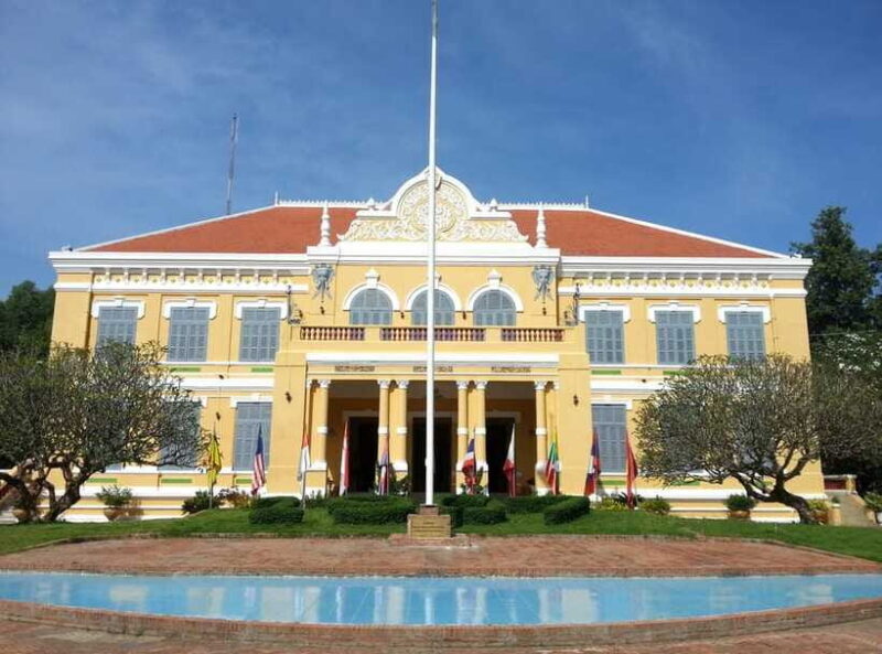 Battambang: Tuk-Tuk, Bamboo Train, Killing/Bat Caves, Sunset - Final Thoughts