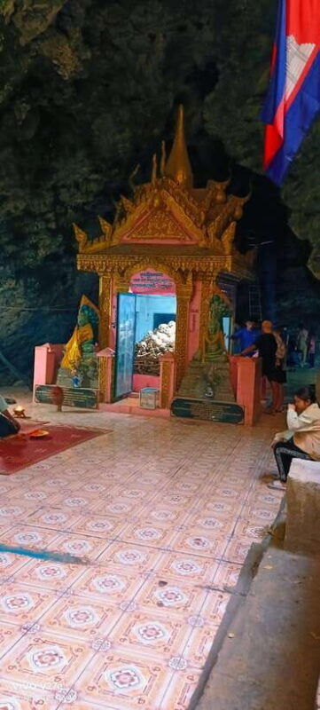 Battambang,Tuktuk and kayak, BambooTrain ,Wat Banan,Bat cave - The Sum Up