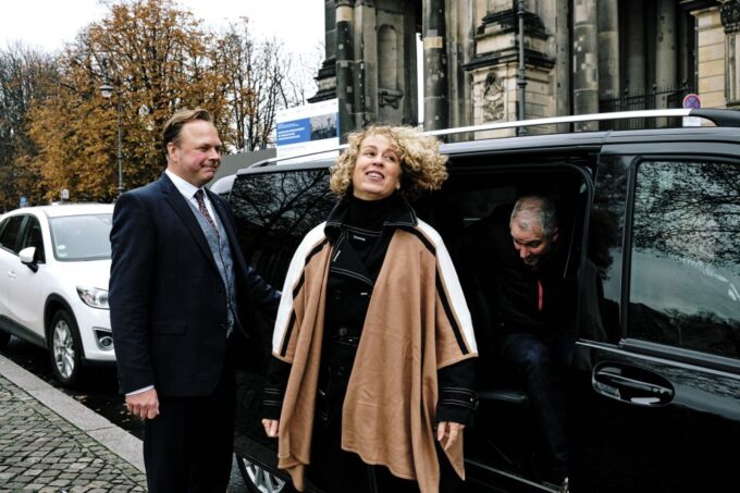 Battle of Berlin: Full Day Private Historic Black Van Tour - Inclusions and Requirements