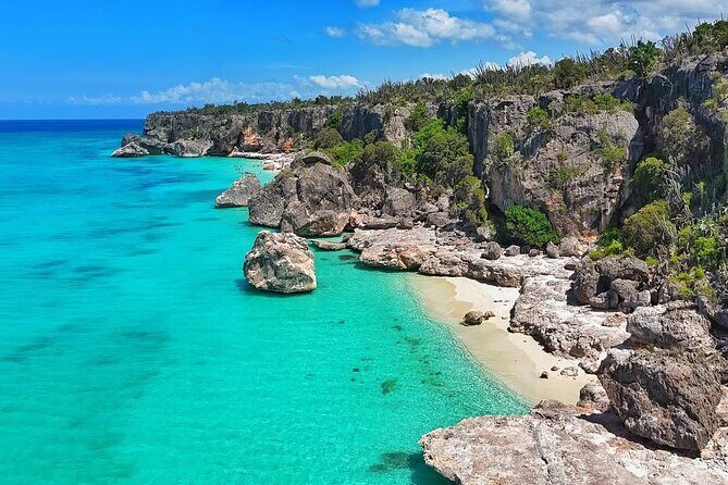 Bay of Eagles VIP : Full Day to Paradise From Santo Domingo - FAQ