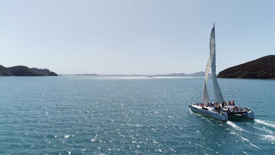 Bay of Islands 2-Hour Sundowner Evening Sailing Cruise - Inclusions and Crew