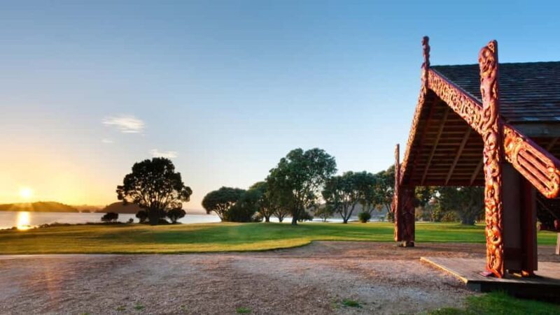 Bay of Islands HOLE IN THE ROCK & WAITANGI TREATY GROUNDS - Key Points
