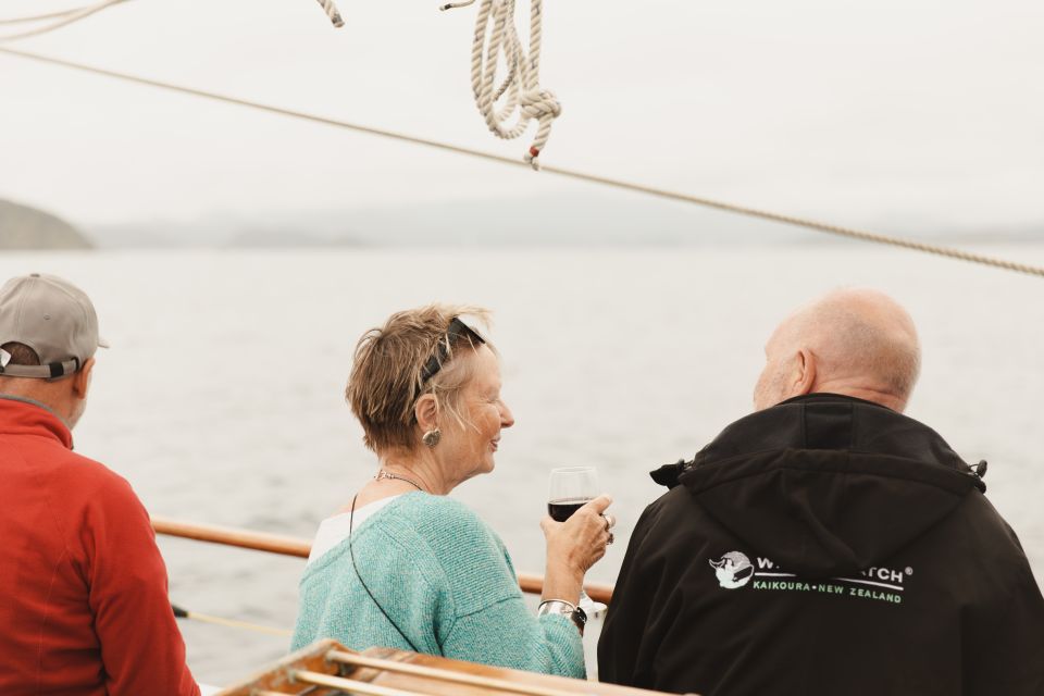Bay of Islands: Late Afternoon Sailing Cruise - Tour Guide and Language