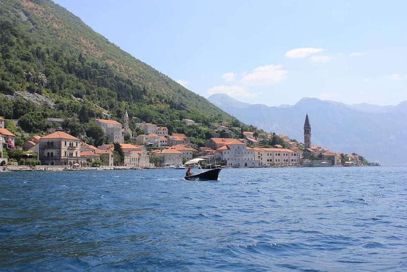 Bay of Kotor: 2-Hour Stand Up Paddle Board Tour - Relaxation and Beach Breaks