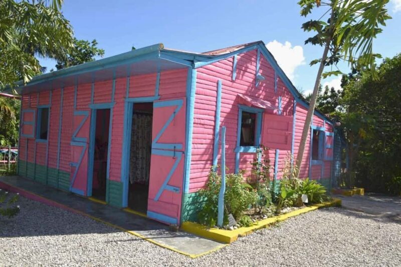 Bayahibe: Monkeyland and Country House Tour with Pickup - FAQs