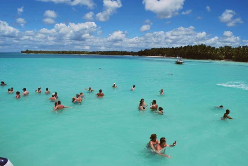 Bayahibe: Saona Island Catamaran Cruise with Natural Pool - Starting Point: Bayahibe, a Charming Gateway