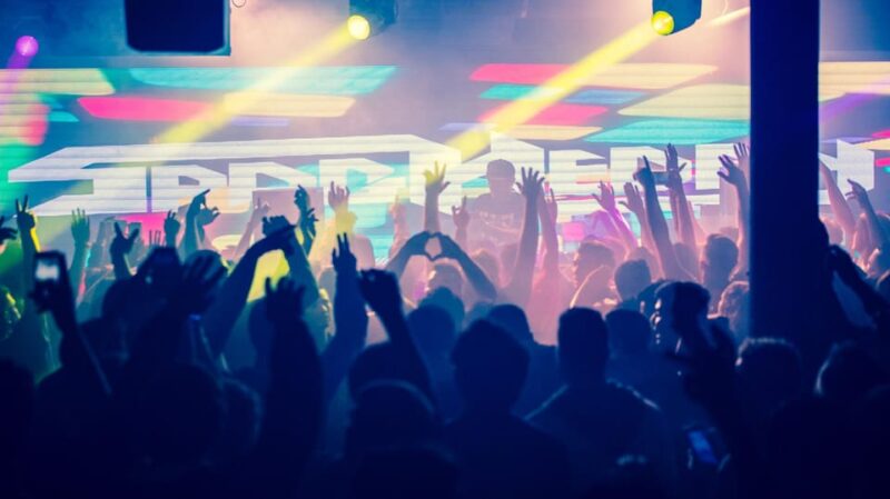 BCN Night Card- Best Way to Enjoy Barcelonas Nightlife - Clubs Included and Additional Discounts