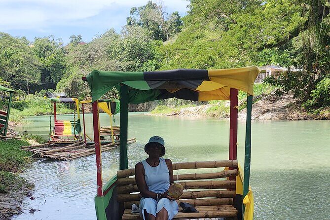 Beach and rafting in beautiful Jamaica - Key Points  