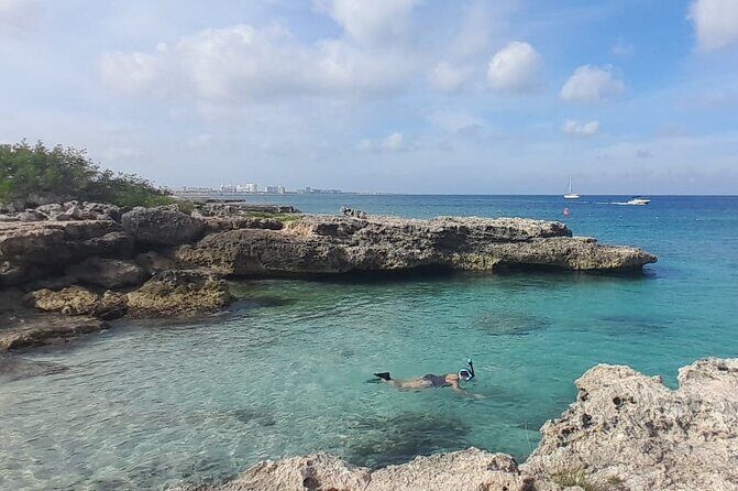 Beach hopping Private Jeep Tour with Champagne included - Key Points