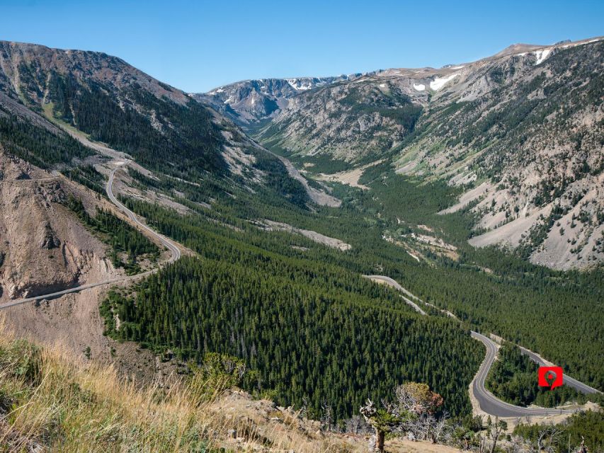 Beartooth Highway: Driving Tour - Bears Tooth View