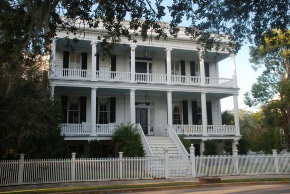 Beaufort: Local History and Film Sites Tour by Golf Cart - Experiencing the Golf Cart Tour