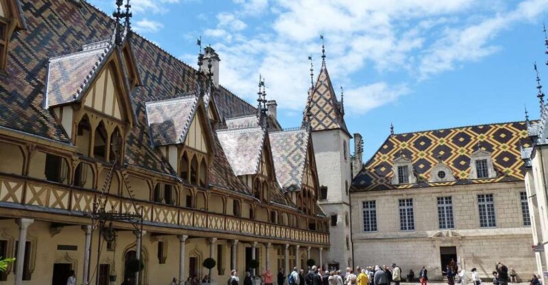 Beaune: Exclusive Private Guided Tour - Key Points