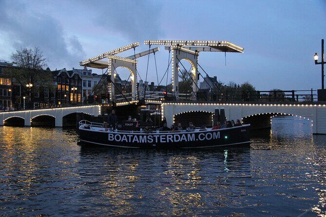 Beautiful (Open Boat) Canal Cruise in Amsterdam Open Bar included - Who Will Love This Tour?