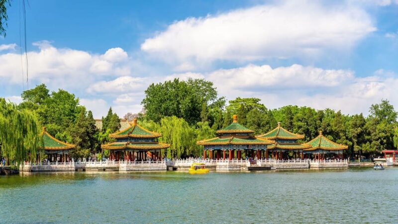 Beijing: Beihai Park E-ticket Booking Service - Seasonal Beauty and Activities