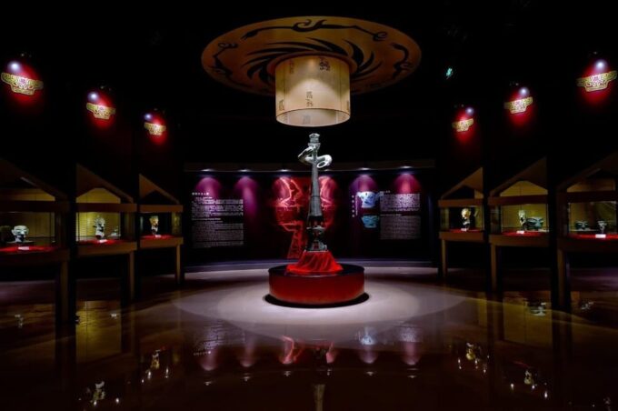 Beijing Golden Mask Dynasty Show With Private Transfer - Acrobatic Performance