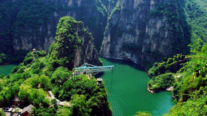 Beijing: Longqing Gorge, Ming Tombs & Lunch Private Day Tour - Tour Overview