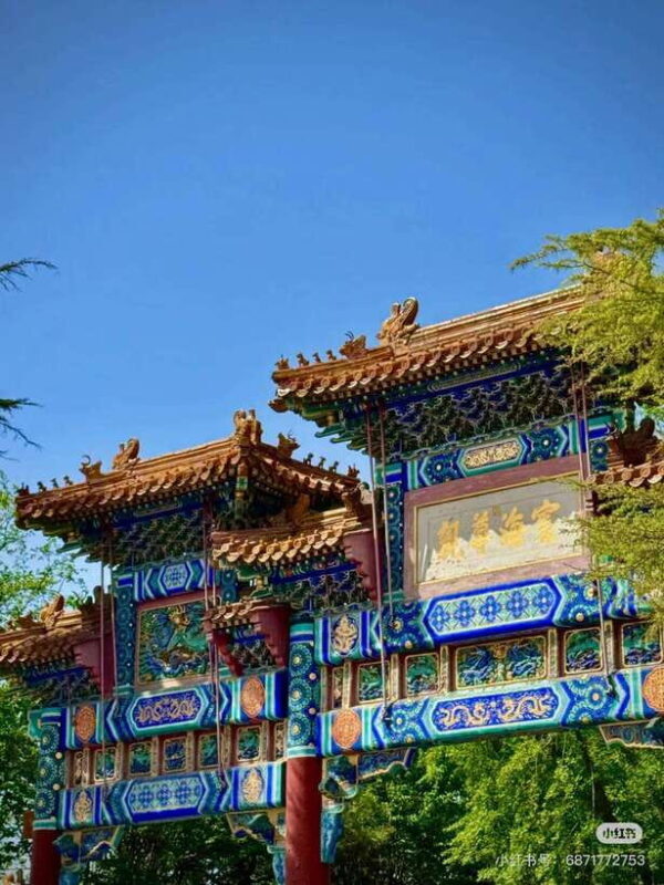 Beijing: Yonghegong Lama Temple with Entry Tickets - The Architecture and Cultural Significance