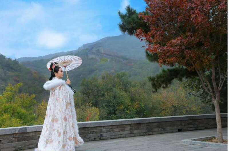 BeijingBadaling Great Wall Hanfu Rental, Makeup&Hairstyling - Exploring the Tour in Depth: What to Expect