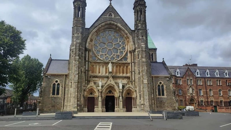 Belfast City and the Peace Walls Half-Day Tour - Included Amenities and Booking Practicalities  