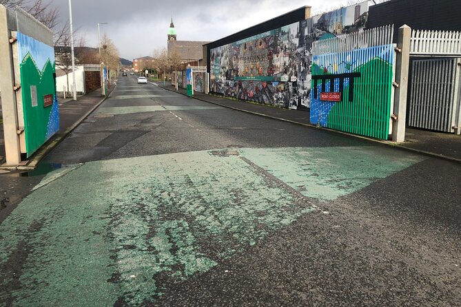 Belfast City Murals and Peace Walls Private Tour - Significance of the Murals and Walls