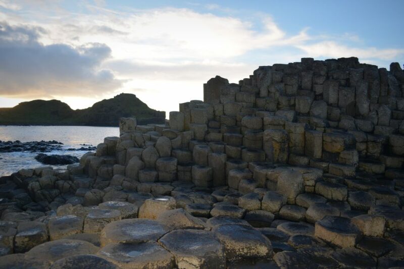 Belfast & Giant's Causeway: 2-Day Rail Tour from Dublin - Key Points