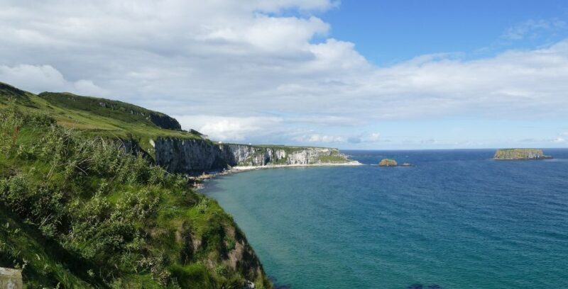 Belfast & Giant's Causeway: 2-Day Rail Tour from Dublin - An Efficient and Scenic Introduction to Northern Ireland