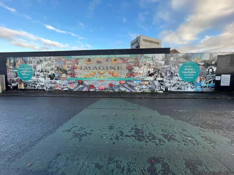 Belfast: Peace Wall & Mural Tour - The Experience of the Murals and Walls