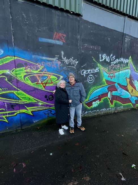 Belfast: Peacewall and Political History Black Taxi Cab Tour - Belfast: Peacewall and Political History Black Taxi Cab Tour