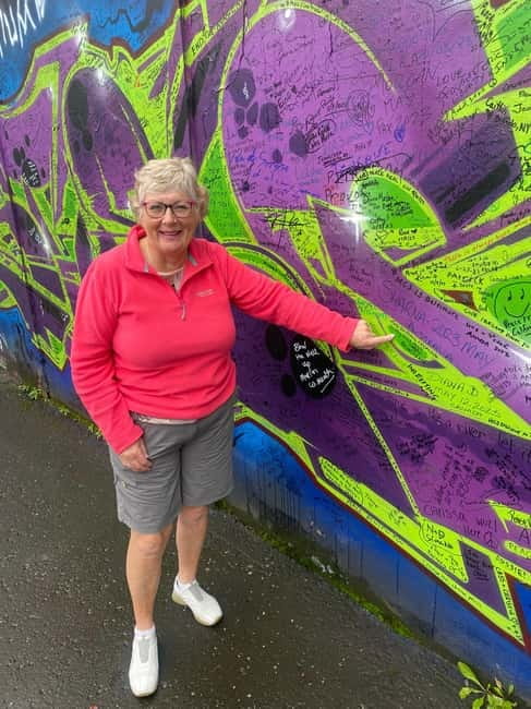 Belfast: Peacewall and Political History Black Taxi Cab Tour - Practical Details and Tips
